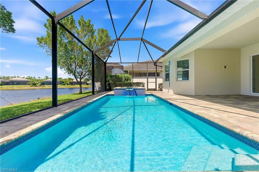 8957 Mustique Ln, Naples, photo 37