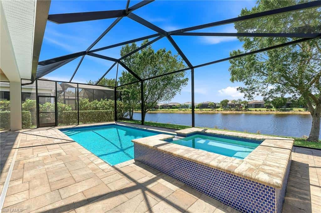 8957 Mustique Ln, Naples, photo 39