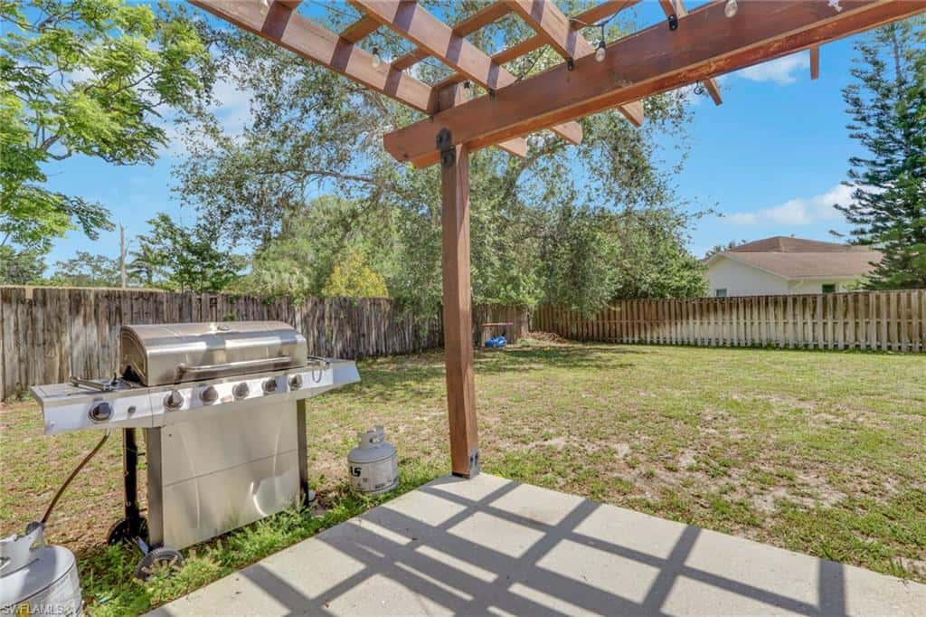 3300 Valencia Dr, Naples, photo 23