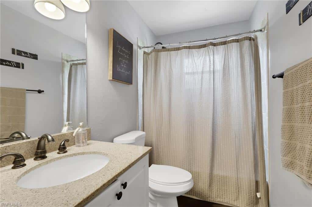 3300 Valencia Dr, Naples, photo 17