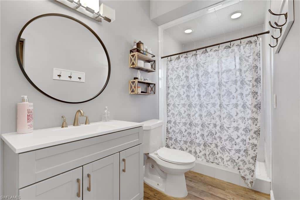 3300 Valencia Dr, Naples, photo 12