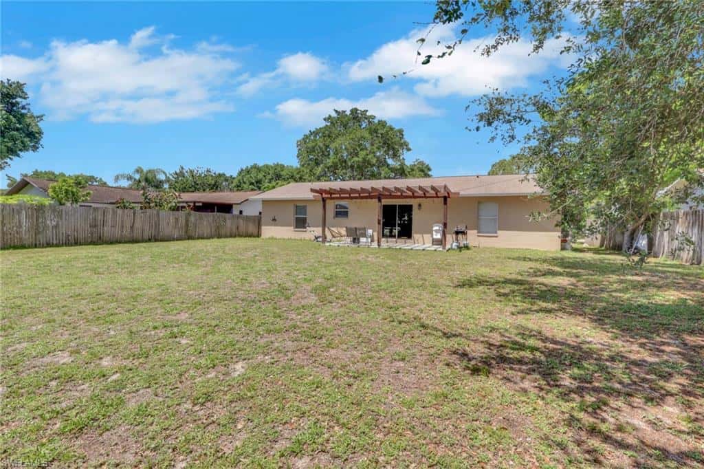 3300 Valencia Dr, Naples, photo 26