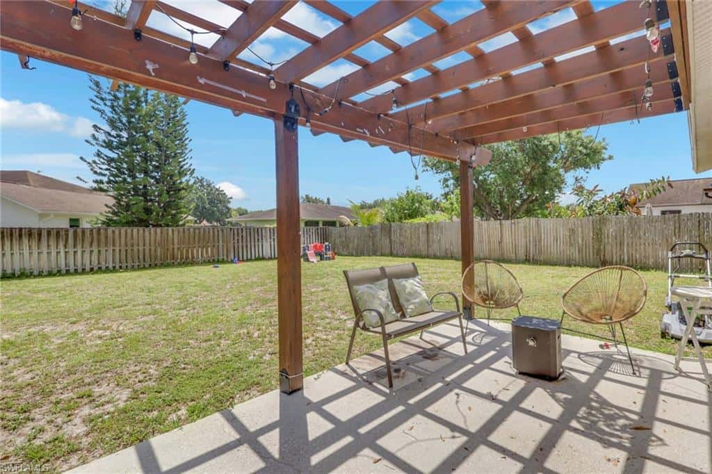 3300 Valencia Dr, Naples, photo 22