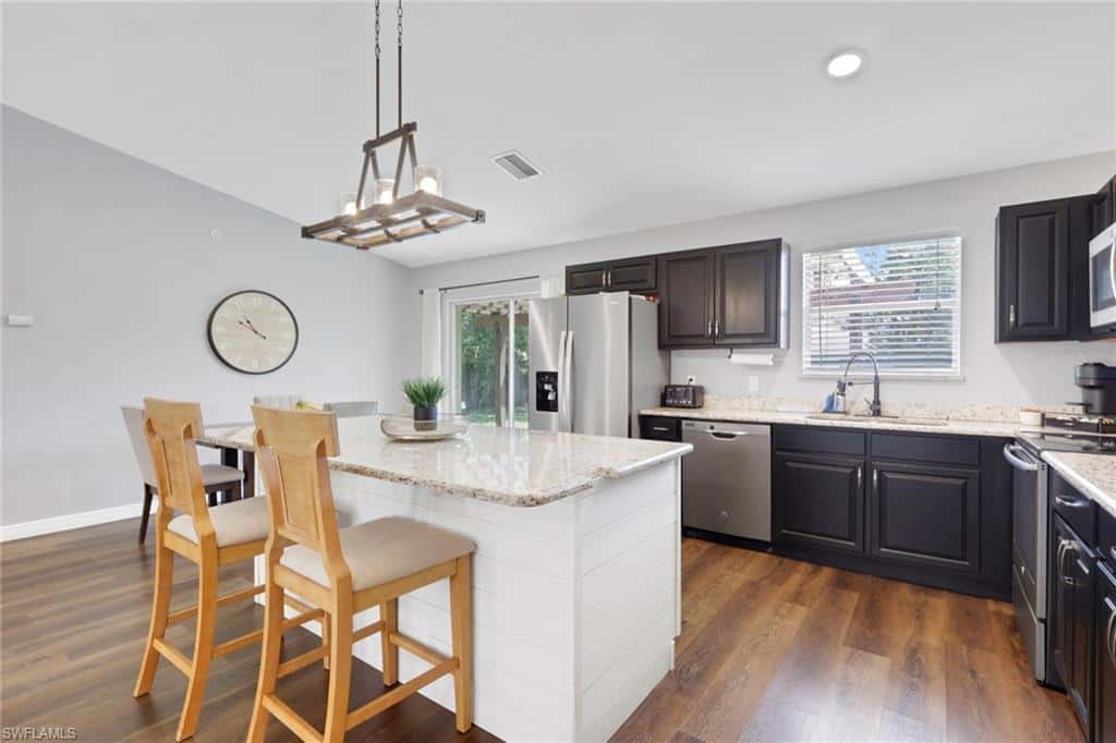 3300 Valencia Dr, Naples, photo 9