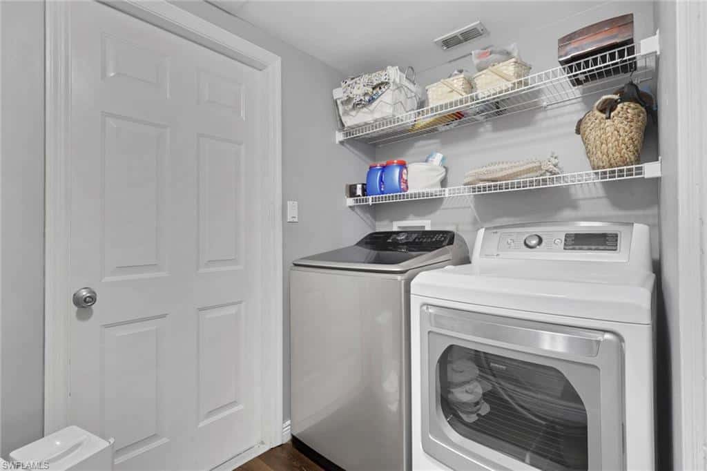 3300 Valencia Dr, Naples, photo 14