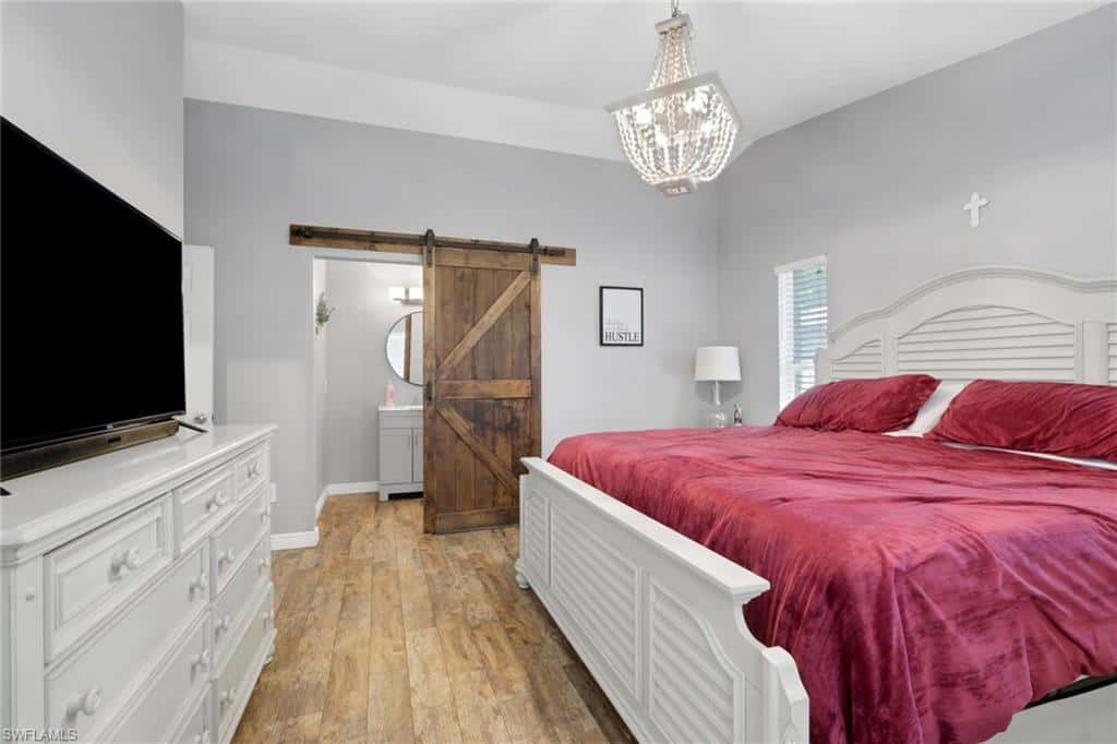 3300 Valencia Dr, Naples, photo 11