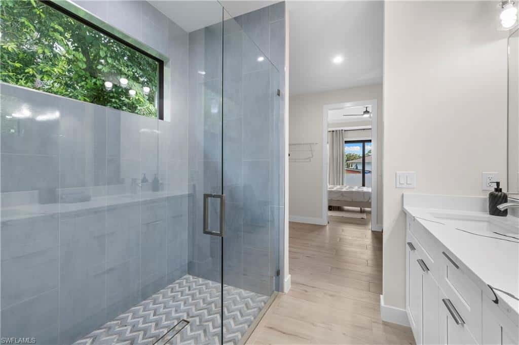 3012 Pine Tree Dr, Naples, photo 24