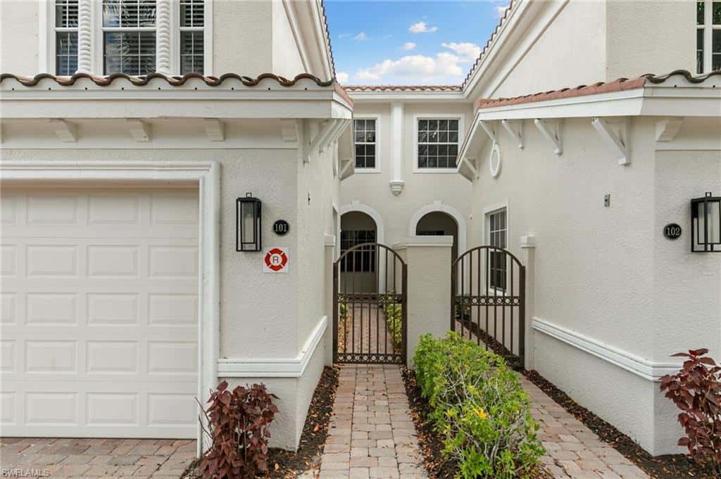 9066 Cascada Way #101, Naples, photo 4