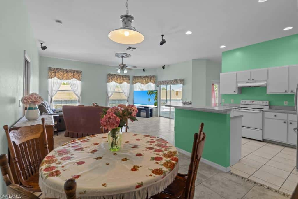 2429 Everest Pkwy, Cape Coral, photo 13