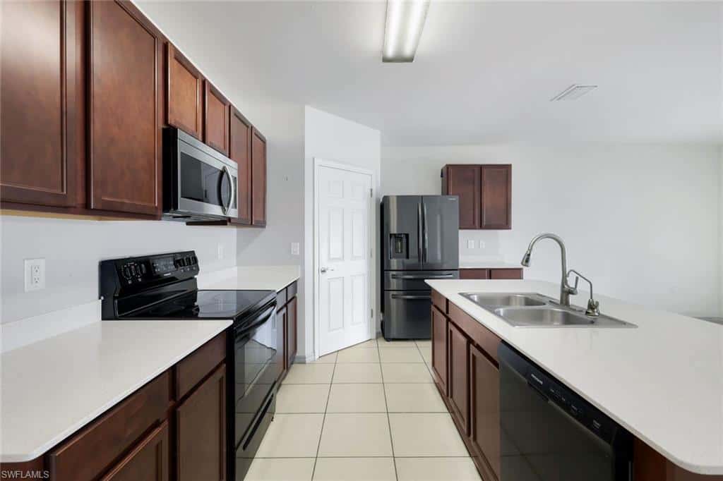 8117 Sandpiper Rd, Fort Myers, photo 4