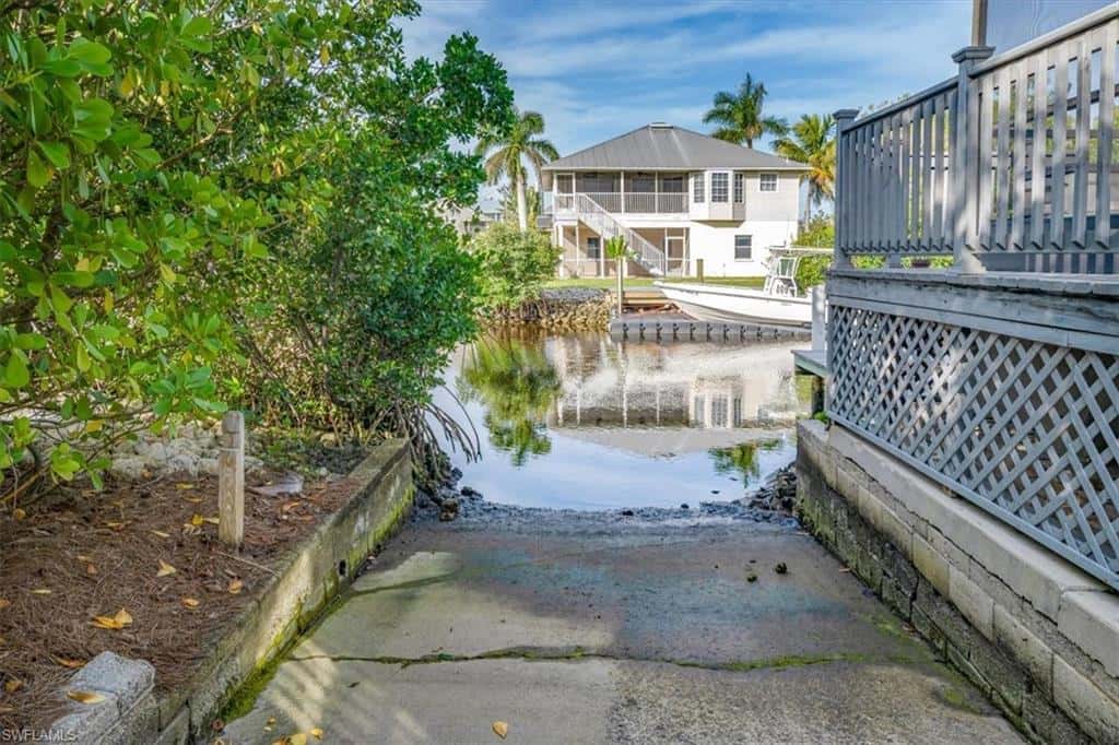 1283 Grand Canal Dr, Naples, photo 4