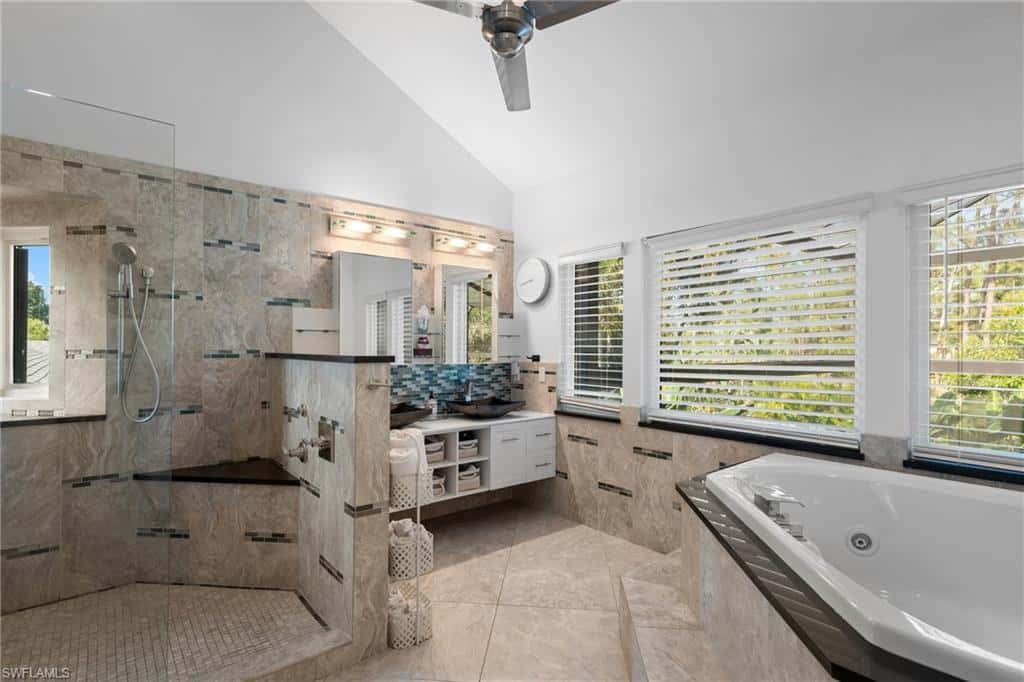 5700 Waxmyrtle Way, Naples, photo 17