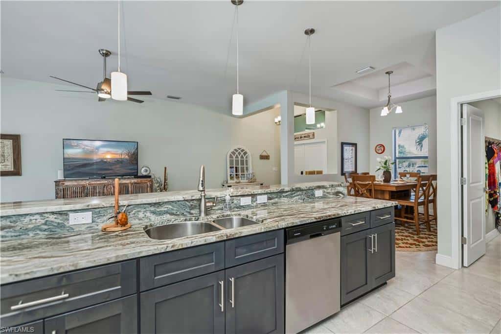 910 12th Ter, Cape Coral, photo 16