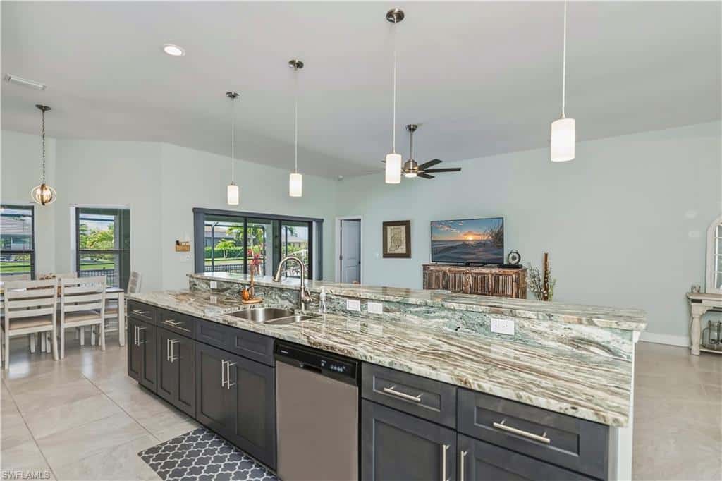 910 12th Ter, Cape Coral, photo 21