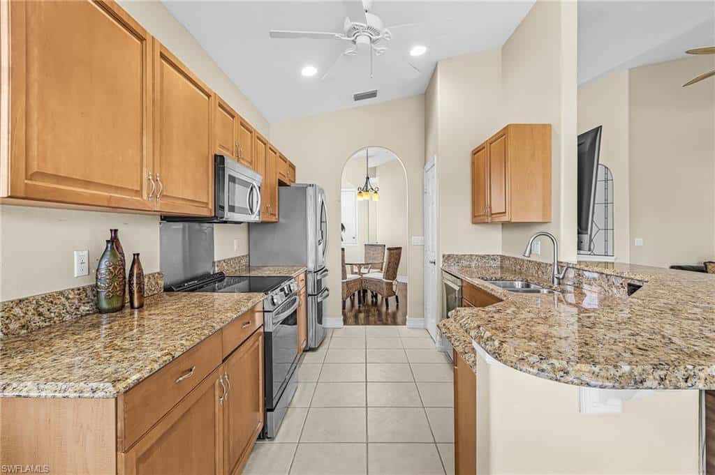 5626 Cape Harbour Dr #202, Cape Coral, photo 4