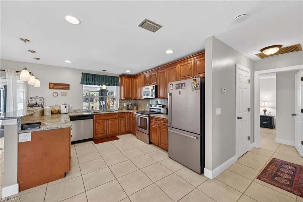 1314 Shelby Pkwy, Cape Coral, photo 12