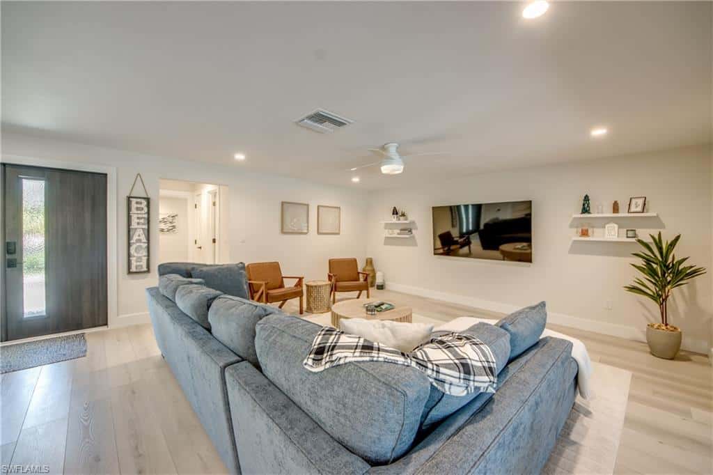 1022 Lindgren Blvd, Sanibel, photo 6