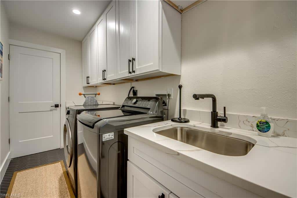 1022 Lindgren Blvd, Sanibel, photo 29