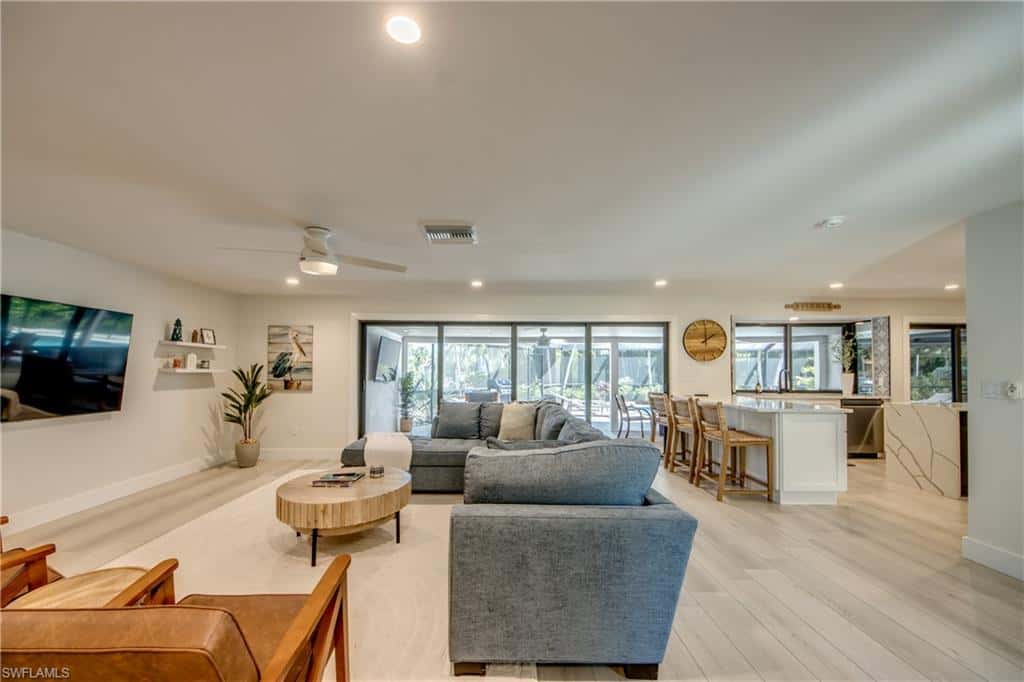 1022 Lindgren Blvd, Sanibel, photo 4