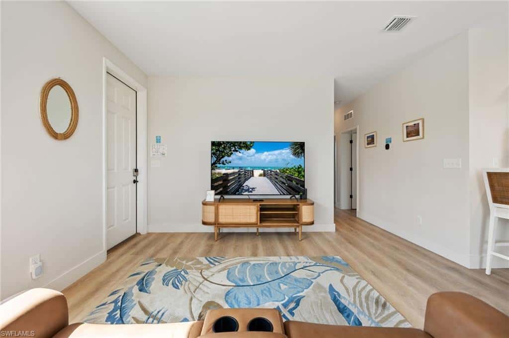 261 Donora Blvd, Fort Myers Beach, photo 7