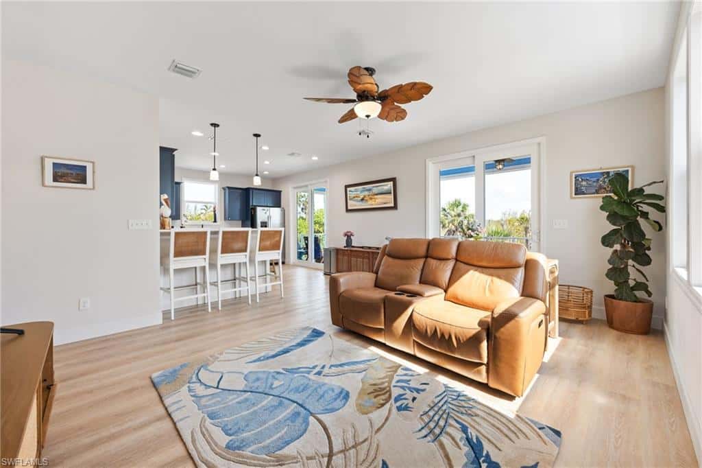 261 Donora Blvd, Fort Myers Beach, photo 4