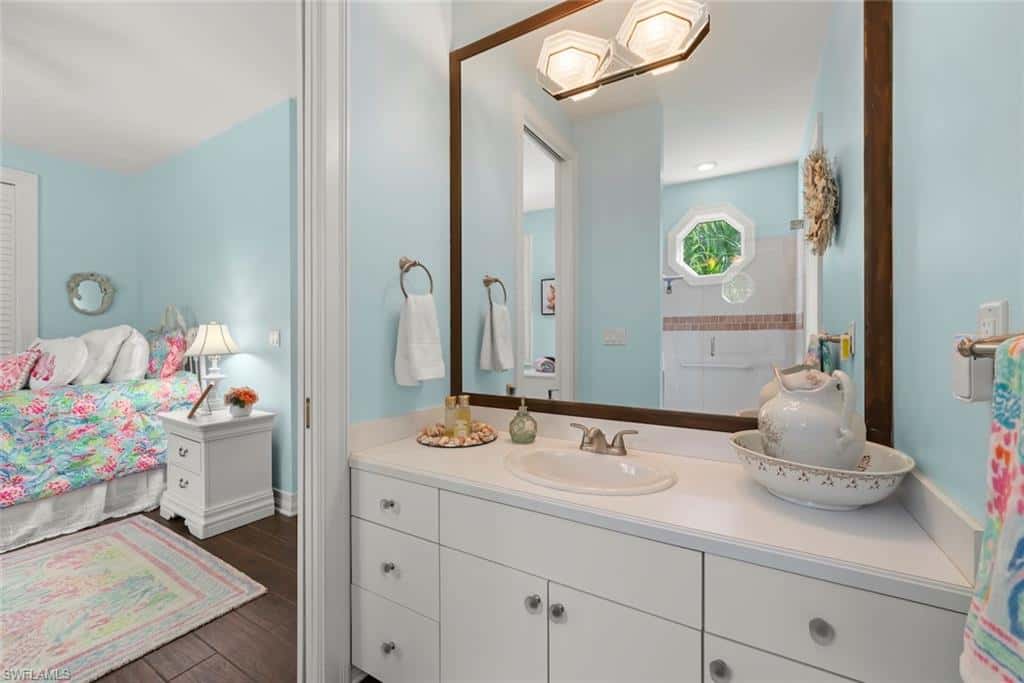2548 Wulfert Rd, Sanibel, photo 32