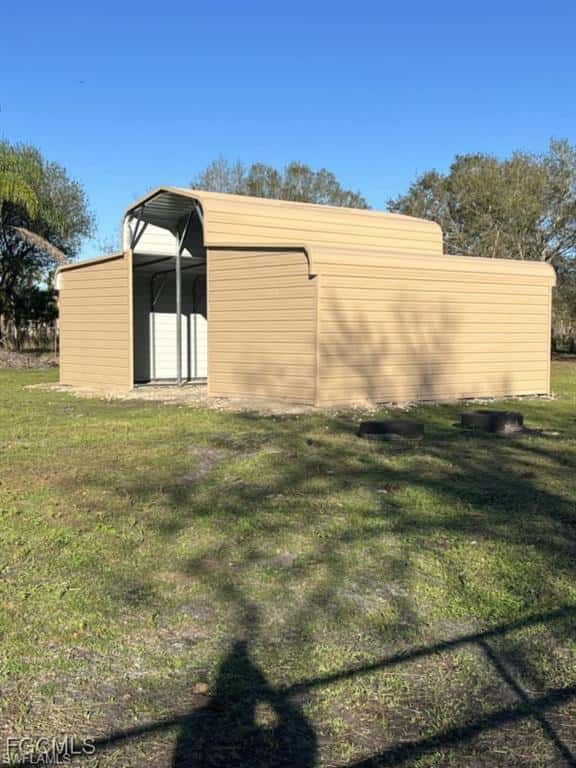 826 B Rd, Labelle, photo 9