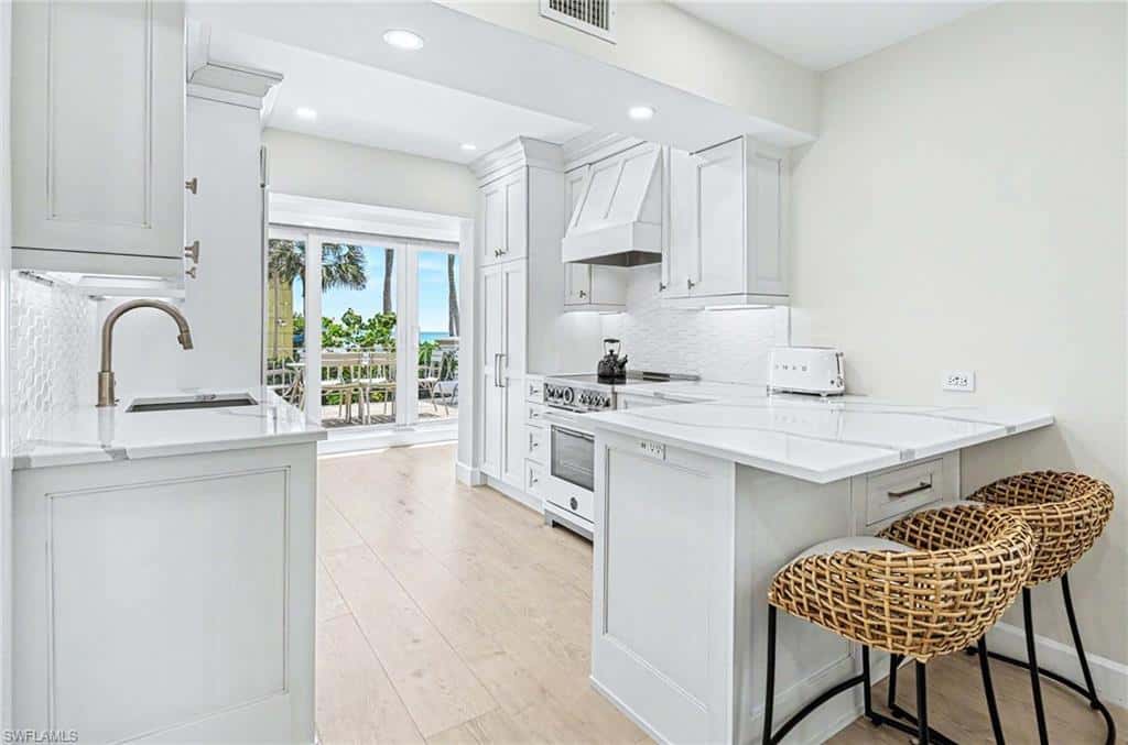 1851 Gulf Shore Blvd #4, Naples, photo 9