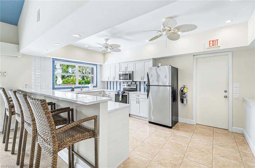 1851 Gulf Shore Blvd #4, Naples, photo 34