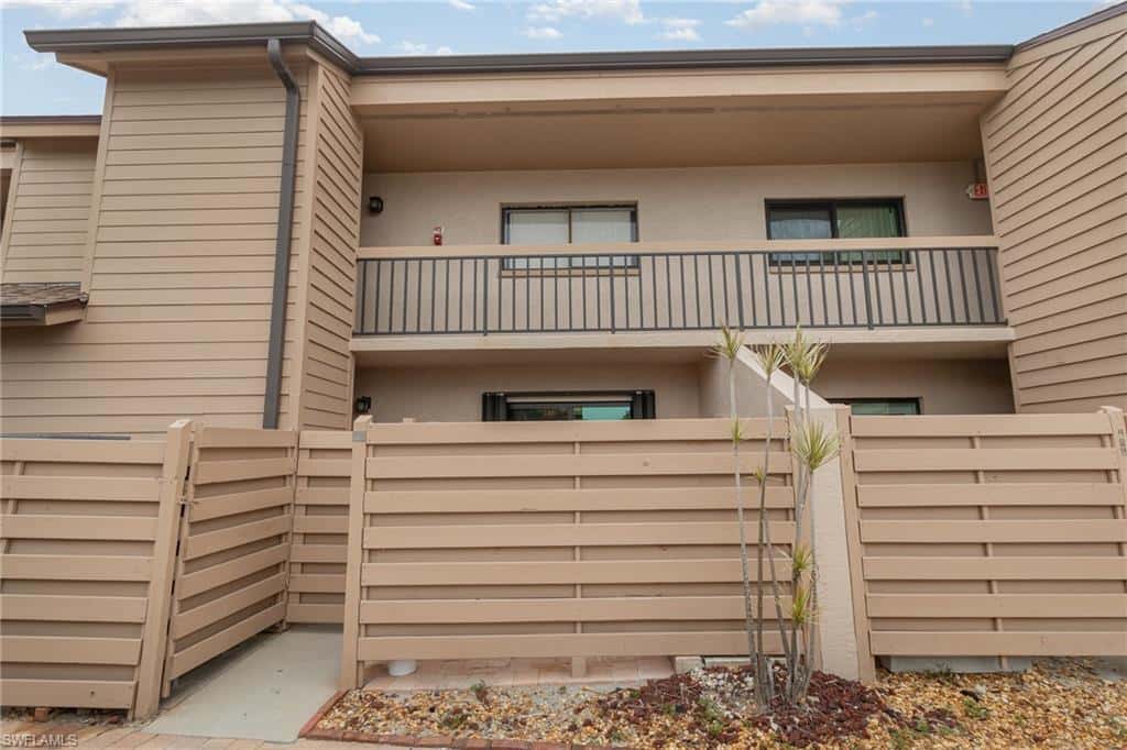 898 Buttonwood Dr #105, Fort Myers Beach, photo 5