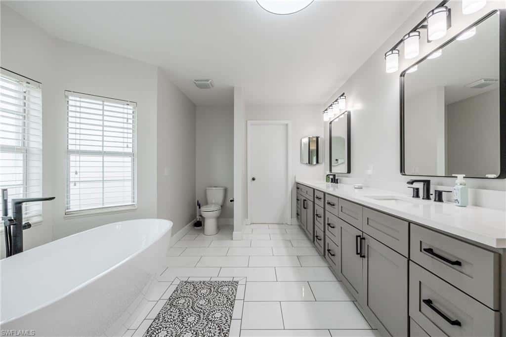 1261 Riverbend Dr, Labelle, photo 13
