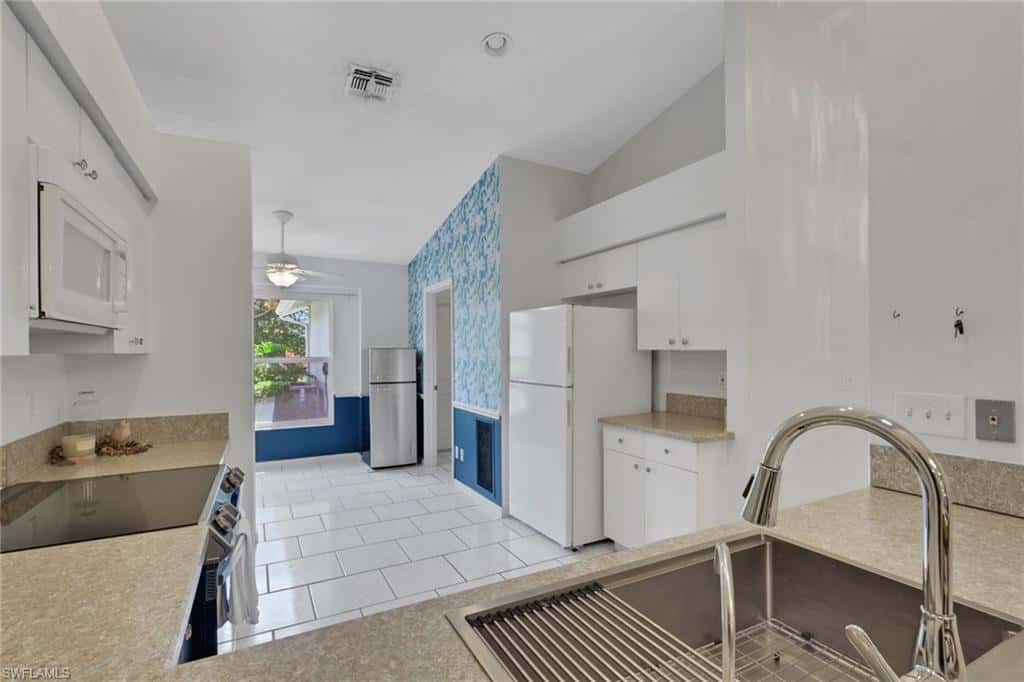 1835 Crown Pointe Blvd, Naples, photo 6