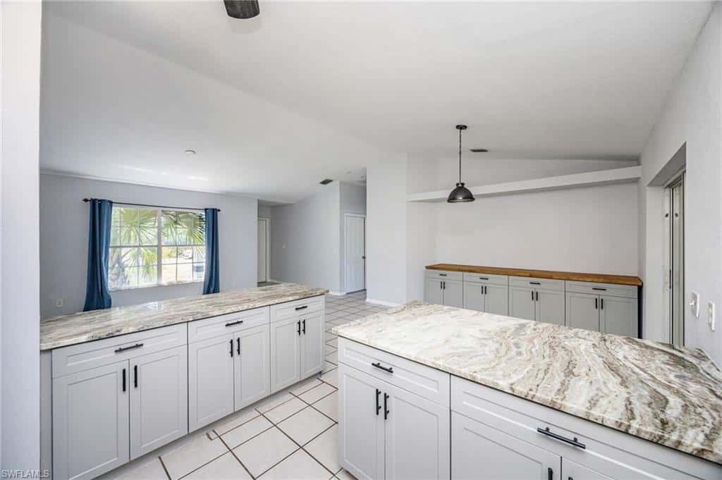 841 8th St, Naples, photo 9