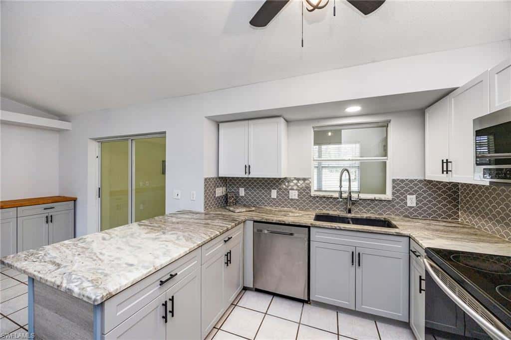 841 8th St, Naples, photo 11