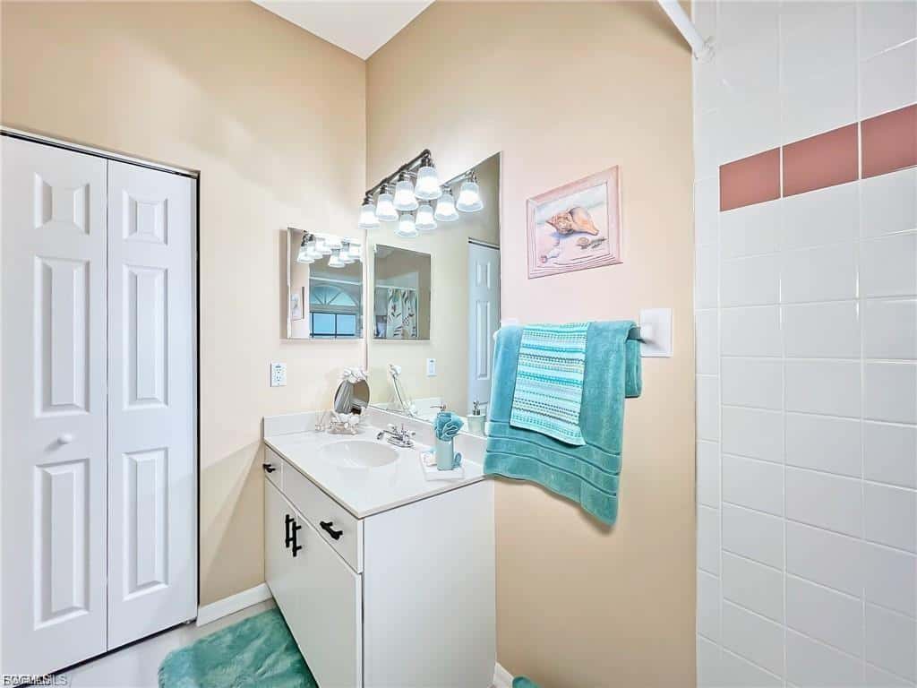 7631 Woodland Bend Cir, Fort Myers, photo 22