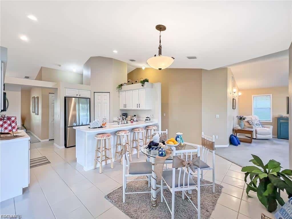 7631 Woodland Bend Cir, Fort Myers, photo 9