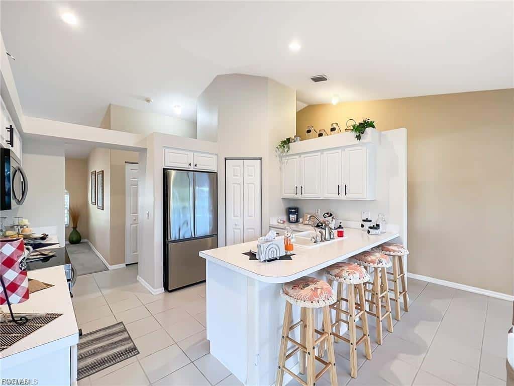 7631 Woodland Bend Cir, Fort Myers, photo 10