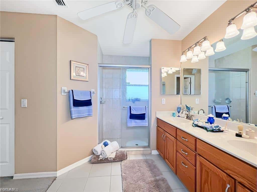 7631 Woodland Bend Cir, Fort Myers, photo 18