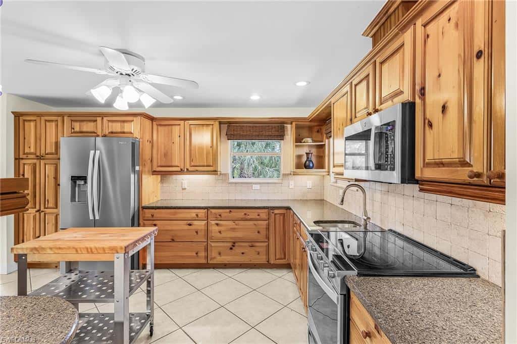 14221 Clubhouse Dr, Bokeelia, photo 12