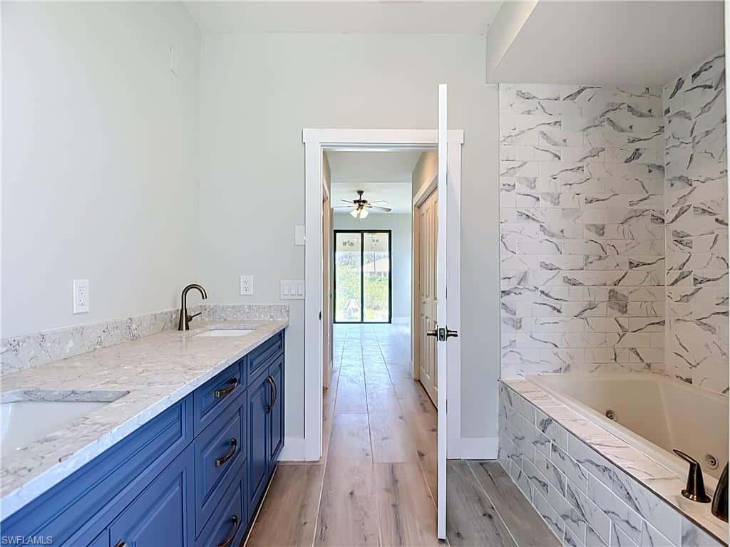 8831 Woodgate Dr, Fort Myers, photo 23