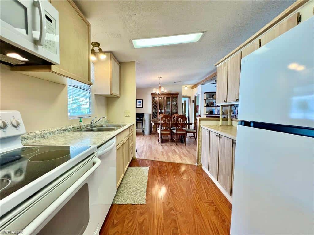 573 Cape Florida Ln, Naples, photo 7