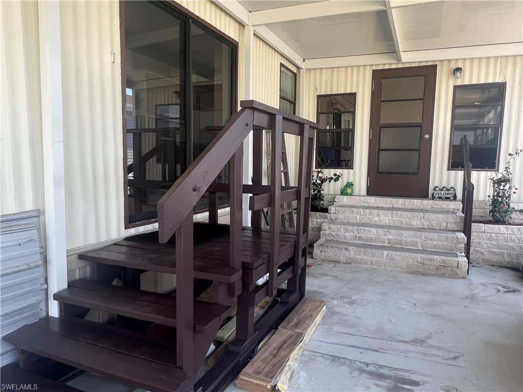 573 Cape Florida Ln, Naples, photo 4