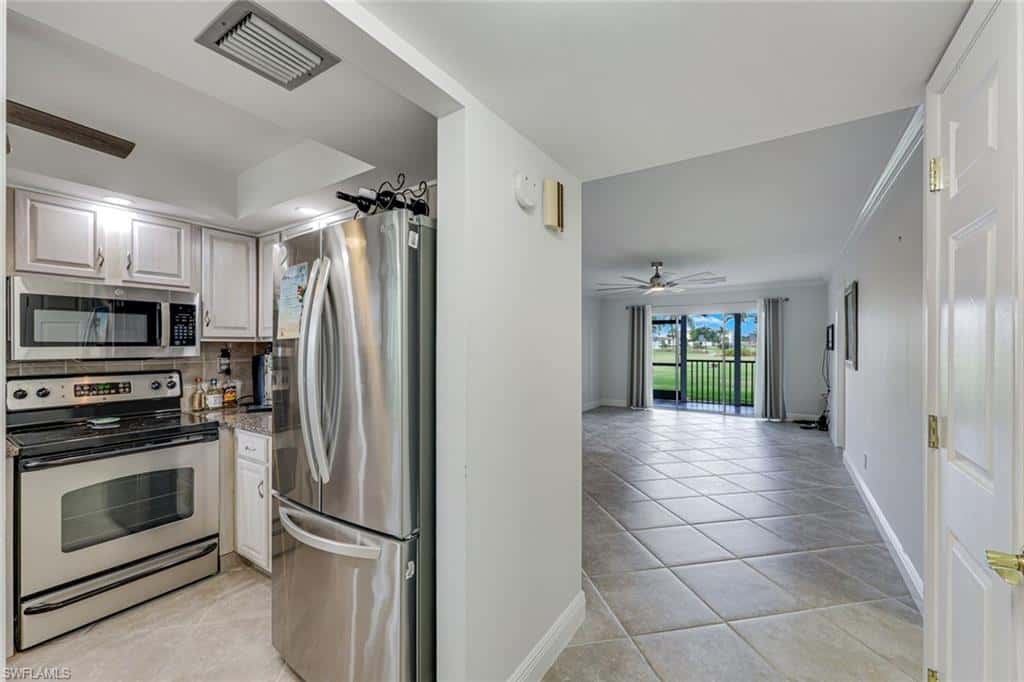 29 High Point Cir #107, Naples, photo 6