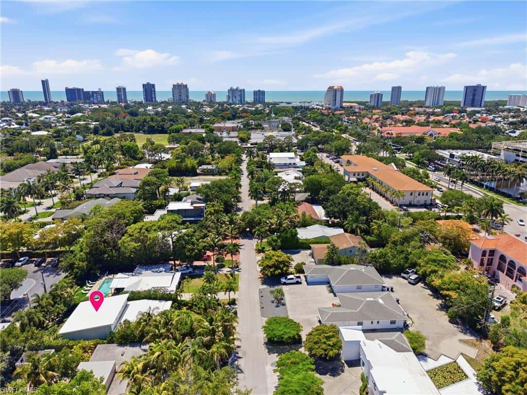 840 Myrtle Ter, Naples, photo 43