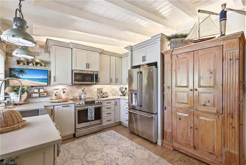 840 Myrtle Ter, Naples, photo 12