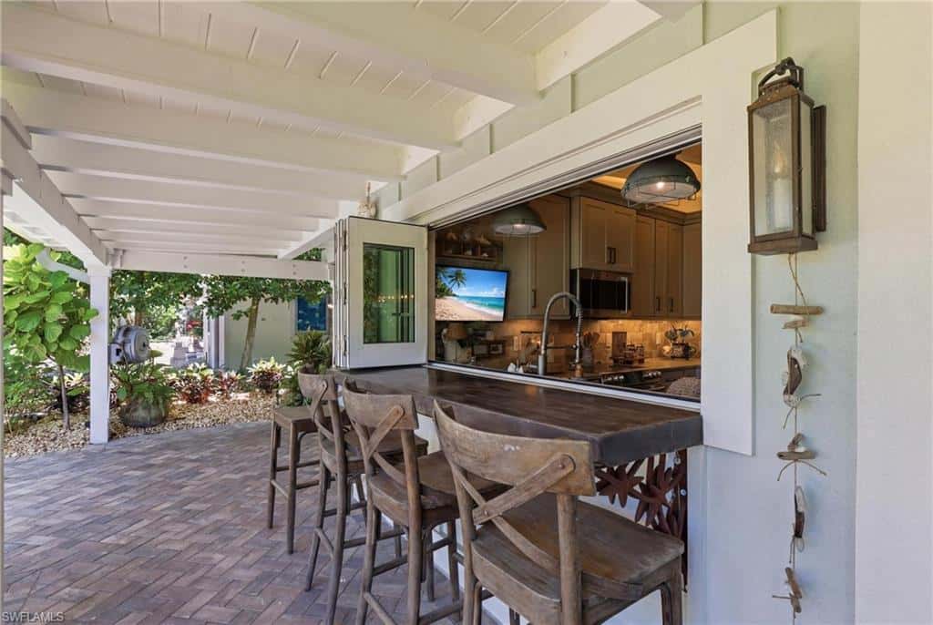 840 Myrtle Ter, Naples, photo 9