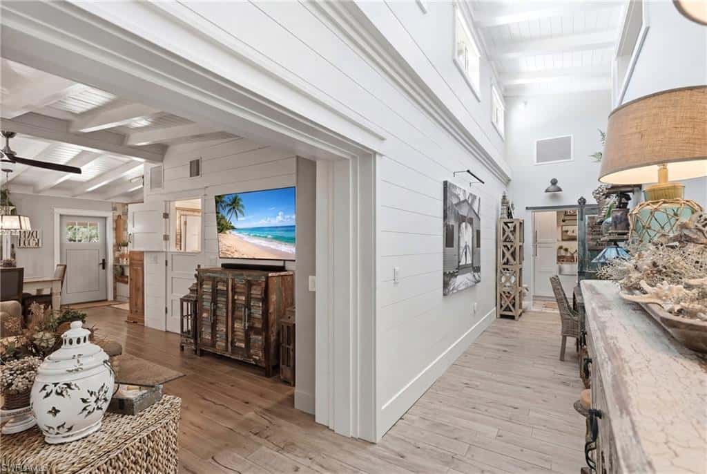 840 Myrtle Ter, Naples, photo 18