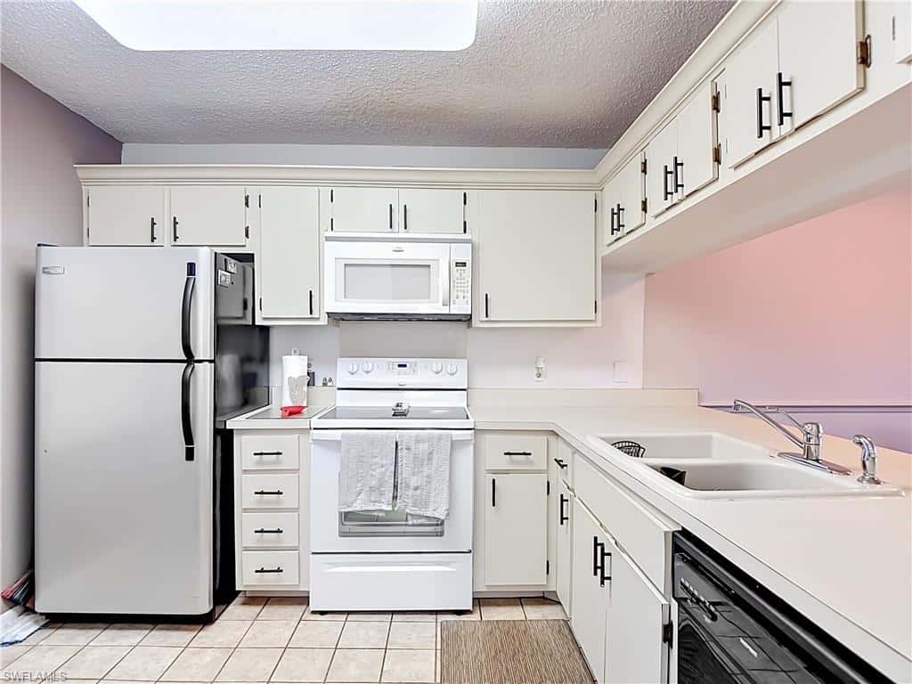 1708 Kings Lake Blvd #5-106, Naples, photo 7