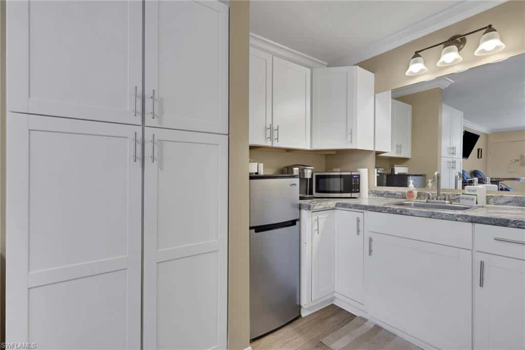 2555 Tamiami Trl #115, Naples, photo 13