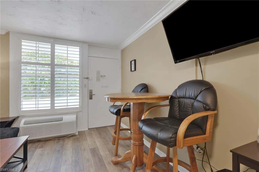 2555 Tamiami Trl #115, Naples, photo 4